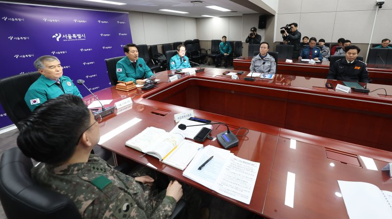 [서울=뉴시스] 홍효식 기자 = 오세훈 서울시장이 27일 서울시청에서 열린 서울시 통합방위협의회에서 발언하고 있다. 2023.12.27. yesphoto@newsis.com