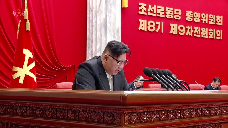 반길주, "김정은 北전원회의서 핵 포함 복합 전쟁준비하라는 지시"