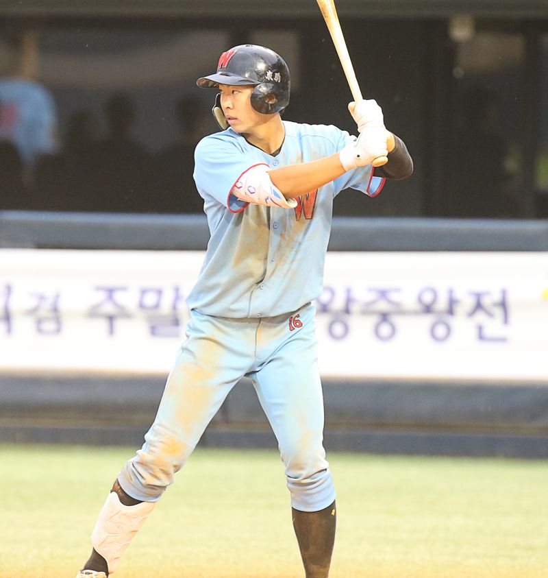 휘문고 김민석은 고교 시절 제2의 이정후라는 수식어가 늘 따라다녔다. (사진 = 전상일 기자)