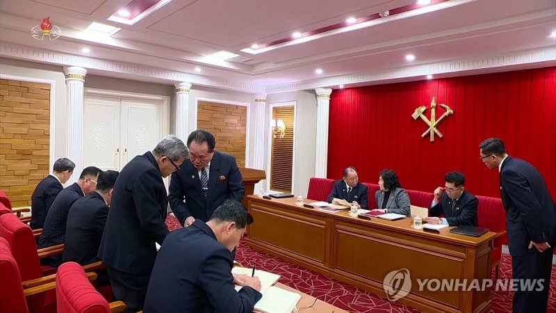 북한, 전원회의 4일차서 분과별 내년도 목표 논의 북한, 전원회의 4일차서 분과별 내년도 목표 논의 (서울=연합뉴스) 북한은 지난 29일 열린 노동당 중앙위원회의 4일차 전원회의에서 "2024년도 투쟁목표를 확정짓는 사업이 진행되고있다"고 조선중앙TV가 30일 보도 했다. 이날 회의에서는 당중앙위원회 정치국 성원들이 부문별분과협의회를 지도하고 있다고 전했다. [조선중앙TV 화면] 2023.12.30 [국내에서만 사용가능. 재배포 금지. For Use Only in the Republic of Korea. No Redistributi