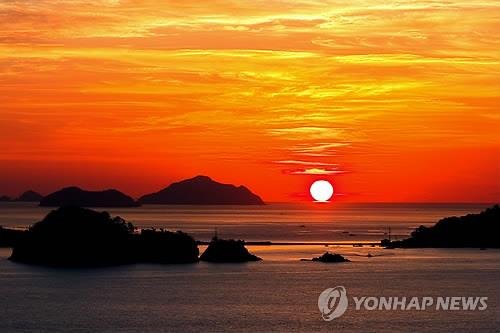 통영 달아공원 일몰 [연합뉴스 자료사진]