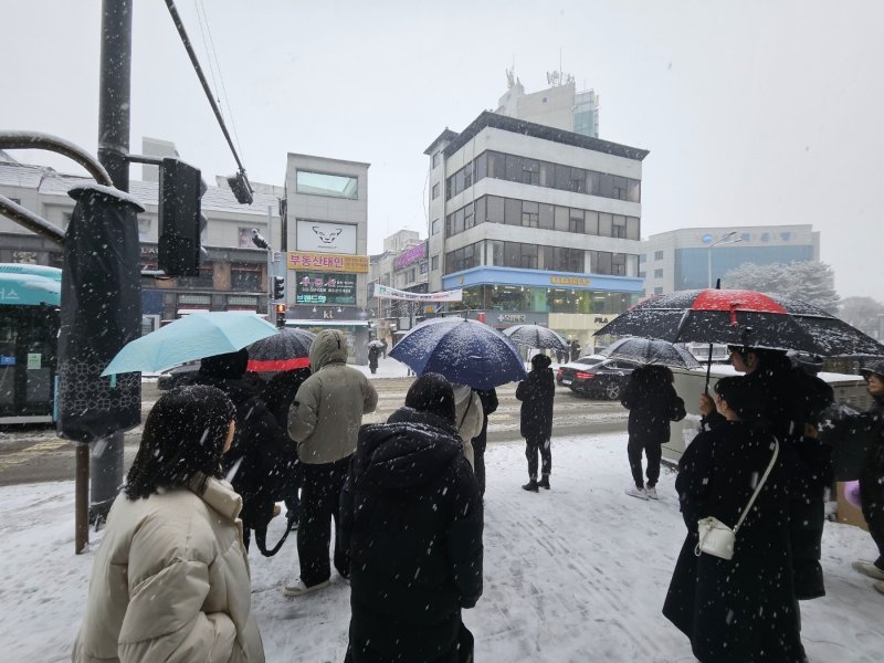 강원도내 7곳 대설 주의보...평창 12.7㎝ 눈 쌓여