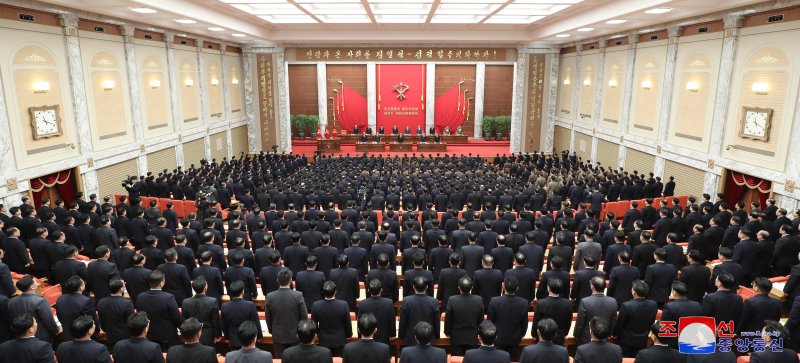 북한은 지난 26일부터 개최되었던 연말 전원회의가 30일 결속됐다고 조선중앙통신이 31일 보도했다. 사진=조선중앙통신
