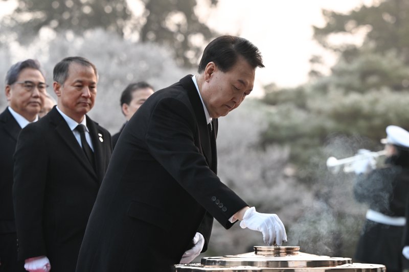 "이권·이념에 기반 둔 패거리 카르텔 타파" [윤대통령 신년사]