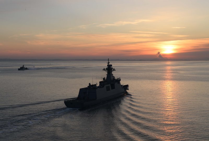 해군의 신형 호위함 천안함(FFG-II)이 서해수호를 위해 해군 2함대사령부에 입항하고 있다. 사진=해군 제공