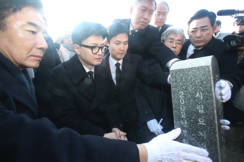 광주 찾은 한동훈 "임을 위한 행진곡 불렀던 그 마음과 같다"