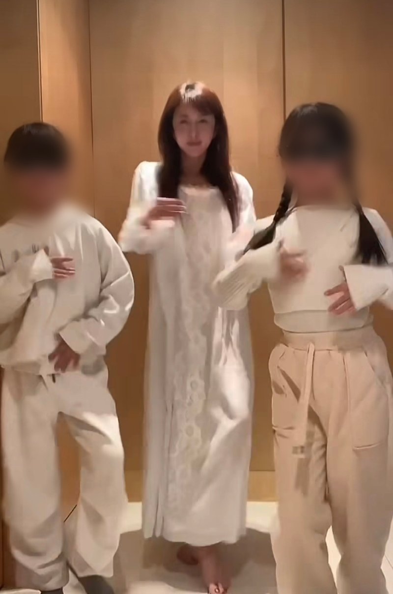 슈, 폭풍성장 '쌍둥이 딸' 공개…아이돌 데뷔 시급한 미모