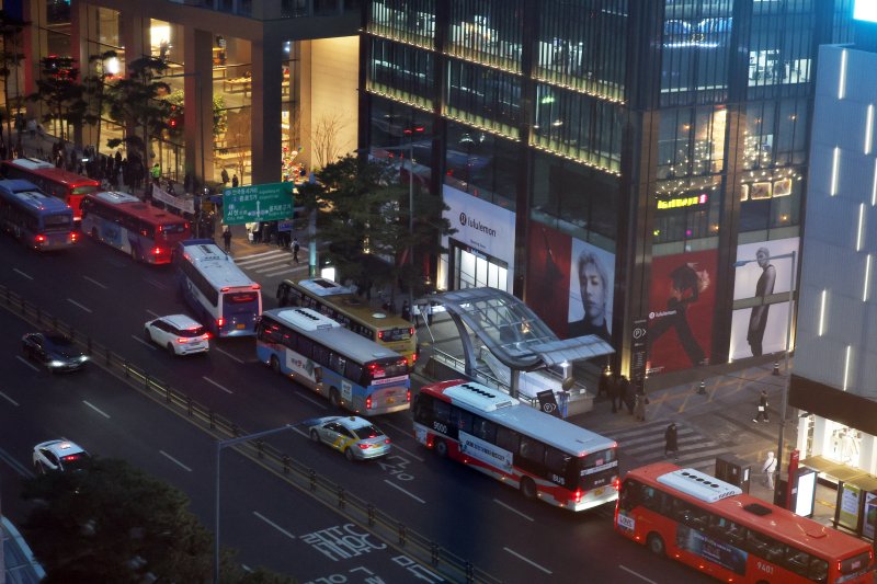 명동·강남 광역버스 노선 조정..."8~12분 감소 기대"