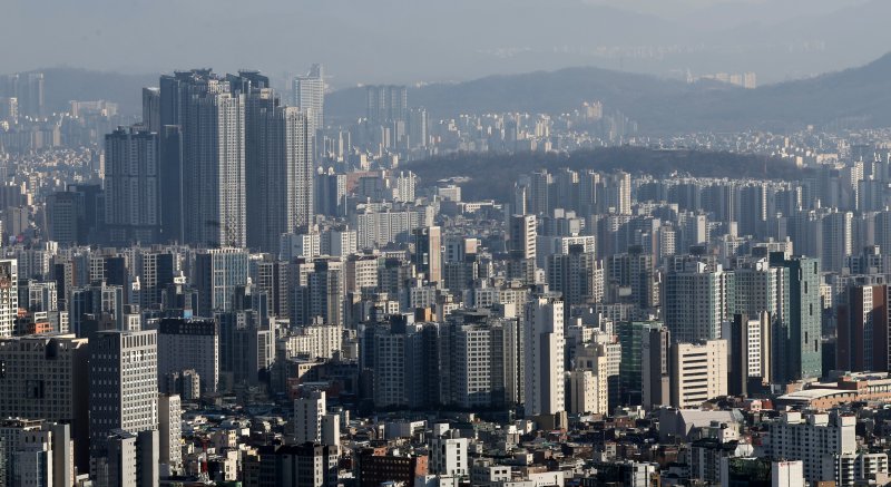 서울 남산에서 바라본 시내 아파트의 모습. /사진=뉴스1