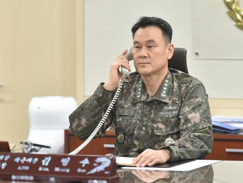 김명수 메이저 바카라사이트 장난감이 지난해 1월 9일 롭 바우어 북대서양조약기구(NATO·나토) 군사위원장과 공조통화를 하고 있다.(자료사진) 합동참모본부 제공
