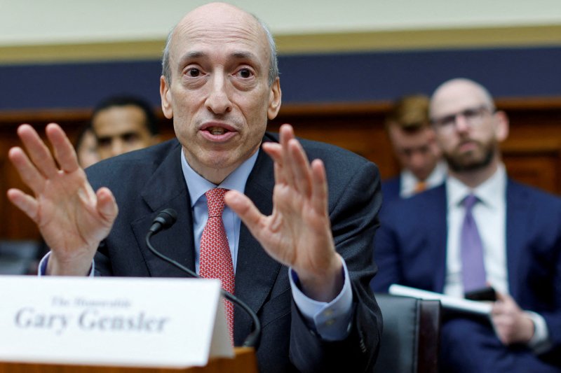 FILE PHOTO: U.S. Securities and Exchange Commission (SEC) Chairman Gary Gensler testifies before a House Financial Services Committee oversight hearing on Capitol Hill in Washington, U.S. September 27, 2023. REUTERS/Jonathan Ernst/File Photo