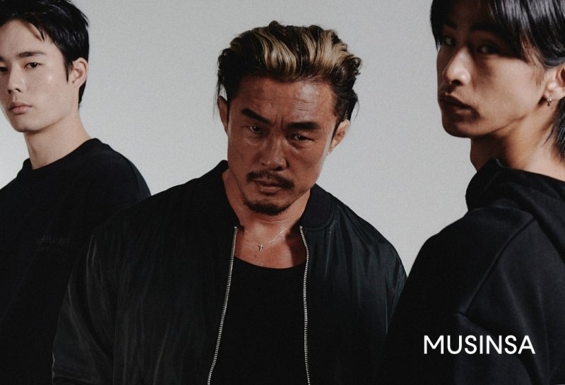 무신사가 '성1975(SUNG1975)' 입점을 기념해 추성훈과 함께 진행한 단독 화보를 공개한다.(무신사제공)