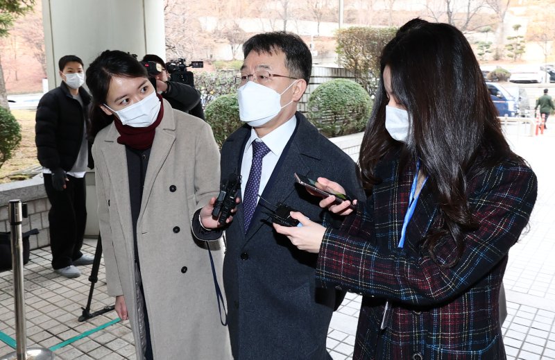 檢, '성남 도개공 조례 통과 청탁 혐의' 김만배 징역 4년 구형