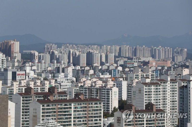 지난해 서울 거주민들이 가장 많이 아파트를 매매한 경기도 고양시의 일산 신도시 일대의 모습. 연합뉴스