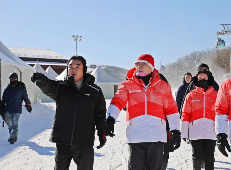 유인촌 문체부 장관, 강원 2024 현장점검차 하이원리조트 방문