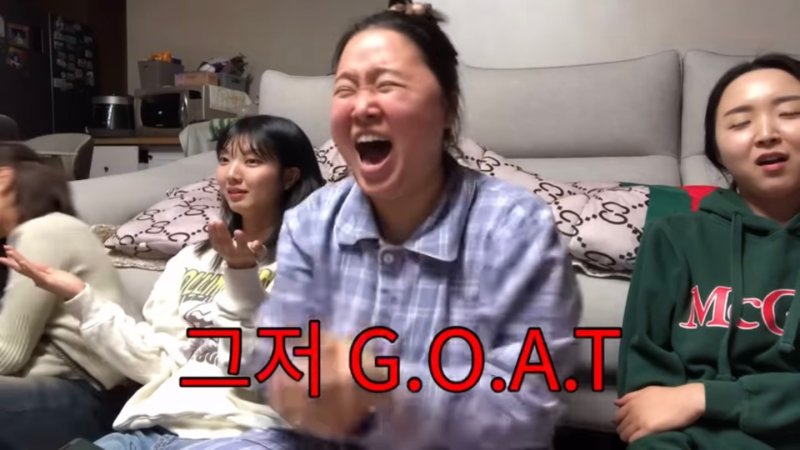 찰스엔터가 솔로지옥 시즌3을 시청하고 있다. (사진=유튜브 채널 '찰스엔터' 캡처) *재판매 및 DB 금지