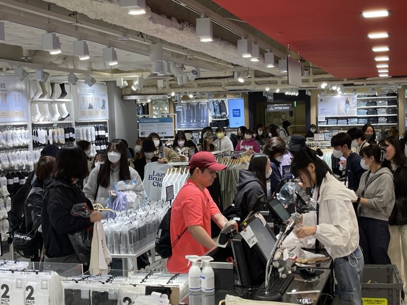 스파오 명동 매장(사진=이랜드 제공) *재판매 및 DB 금지