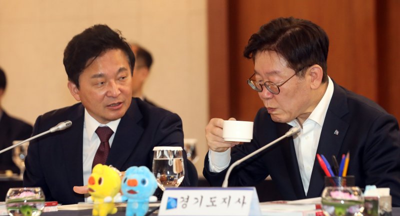 원희룡 전 국토교통부 장관(왼쪽)과 이재명 더불어민주당 대표. 뉴스1 ⓒ News1 황기선 기자