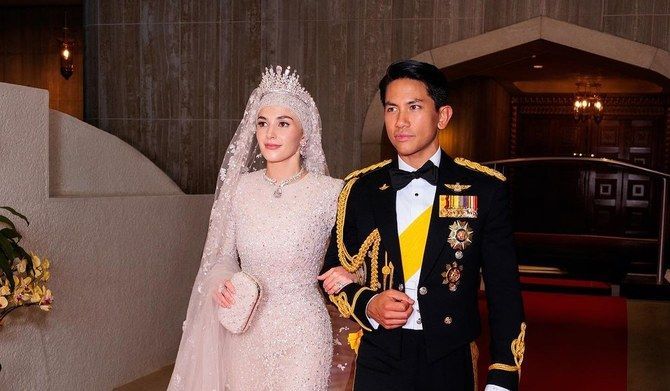 14일 결혼식이 끝난 후 피로연장에 들어가는 마틴 왕자 부부의 모습./사진=인스타그램,아시아경제