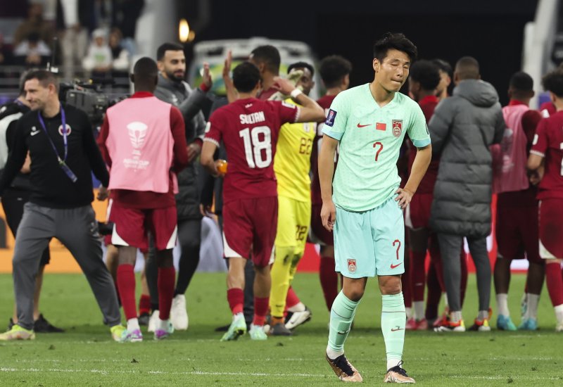 [도하(카타르)=뉴시스] 김근수 기자 = 22일(현지시각) 카타르 도하 칼리파 인터네셔널 경기장에서 열린 아시아축구연맹(AFC) 2023 카타르 아시안컵 A조 조별예선 3차전 카타르 대 중국의 경기, 카타르 알 하이도스의 결승골로 카타르가 1:0 승리했다. 중국 축구대표팀 우레이가 아쉬워하고 있다. 2024.01.23. ks@newsis.com