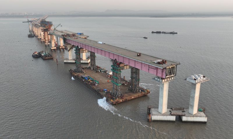 뭄바이 교량현장 최대 난코스 '180m 강교' 설치 작업. 대우건설 제공