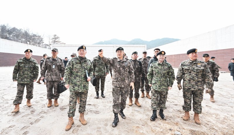 육군총장 "초급간부 주거환경 개선...전투력 발휘로 이어져"