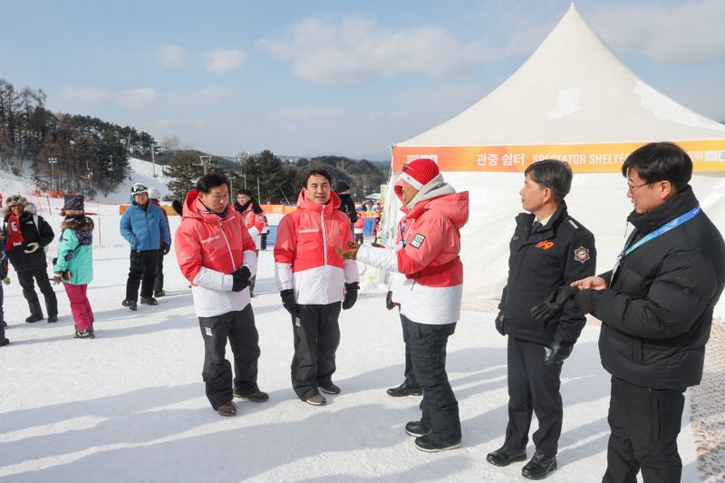 김진태 도지사, 2024 강원 한파쉼터 시설 점검