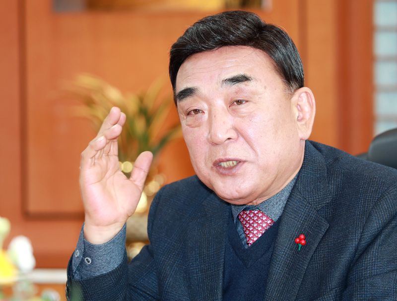 입 다문 김두겸 울산시장.. 계엄령 선포 눈치챘을까?