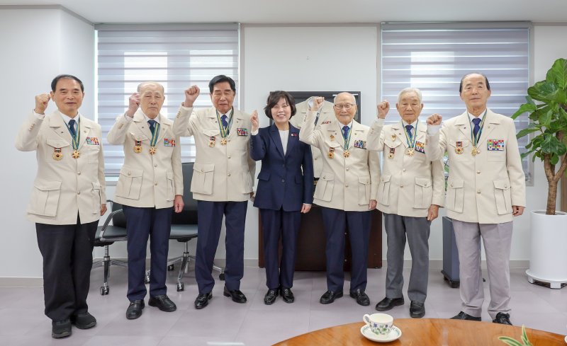 6·25 및 월남참전유공자 18만5000명에 제복 증정 사업 완료