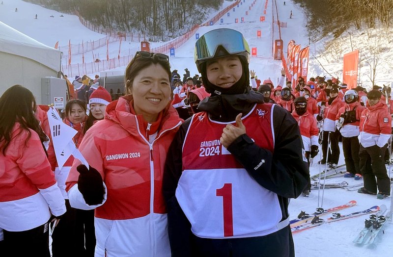[강원 2024] 이윤승, 프리스타일 스키 듀얼모굴서 金.. 한국, 네번째 금메달