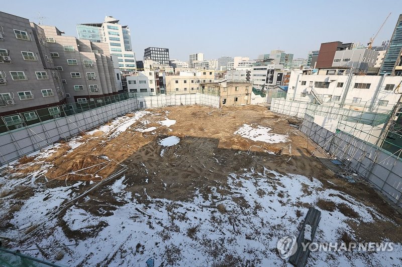 '부동산 프로젝트파이낸싱(PF)으로 유동성 위기를 겪고 있는 태영건설이 워크아웃을 신청한 가운데 지난해 12월 28일 서울 성동구 태영건설의 성수동 개발사업 부지 모습. 사진=연합뉴스