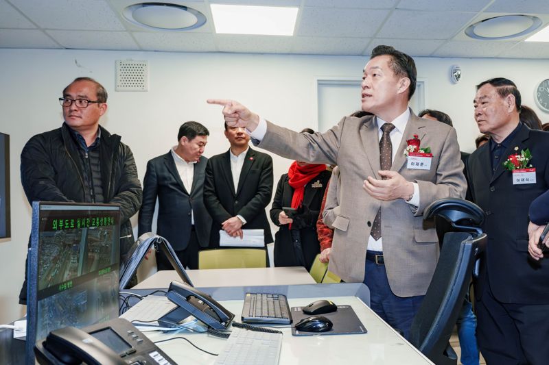 수원시, '스타필드 수원' 교통 혼잡...실시간 교통 상황 대응