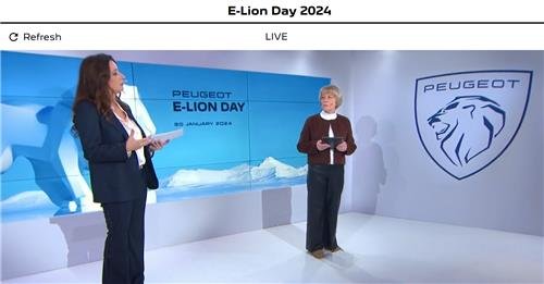 린다 잭슨 푸조 최고경영자(CEO)가 30일(현지시간) 온라인으로 진행한 'E-라이언 데이 2024'에서 미래 청사진을 밝히고 있다. 연합뉴스