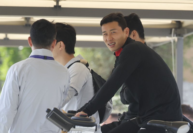 [도하(카타르)=뉴시스] 김근수 기자 = 2023 AFC 카타르 아시안컵에 출전하는 대한민국 축구대표팀 김태환이 18일(현지시각) 카타르 도하 알 에글라 트레이닝 센터에서 회복훈련을 하고 있다. 2024.01.18. ks@newsis.com