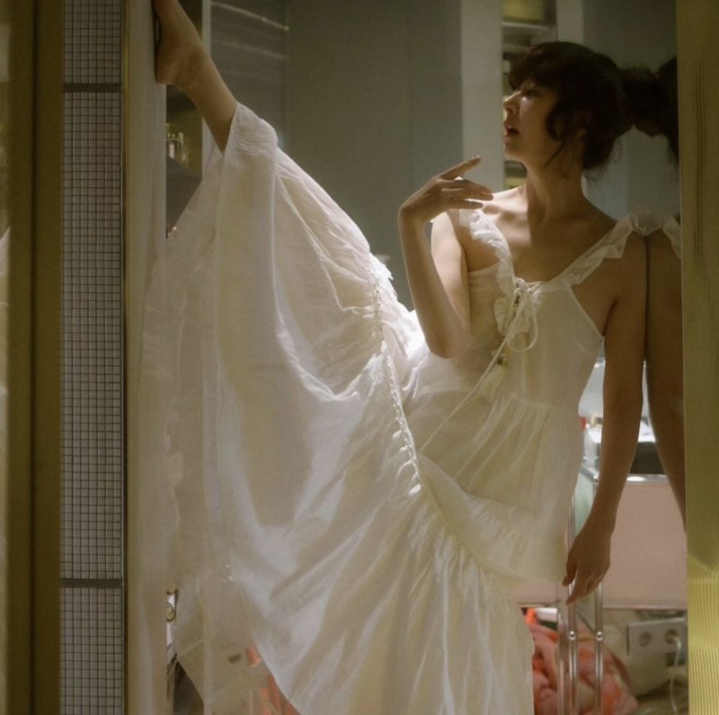 '6살 연하♥' 서정희, 다리 찢기로 우아한 발레 포즈