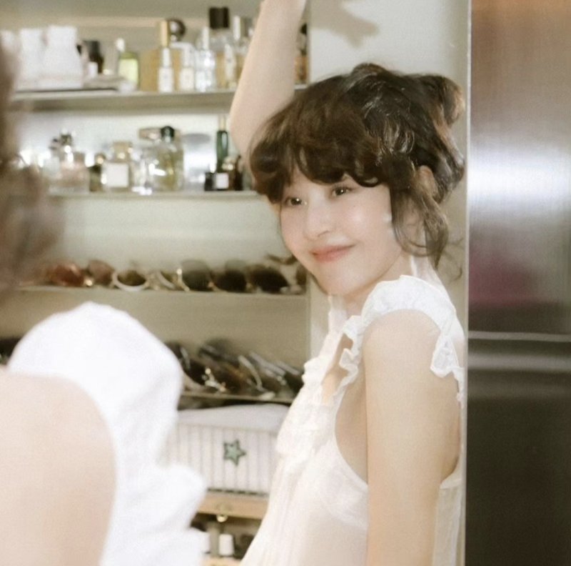 '6살 연하♥' 서정희, 다리 찢기로 우아한 발레 포즈