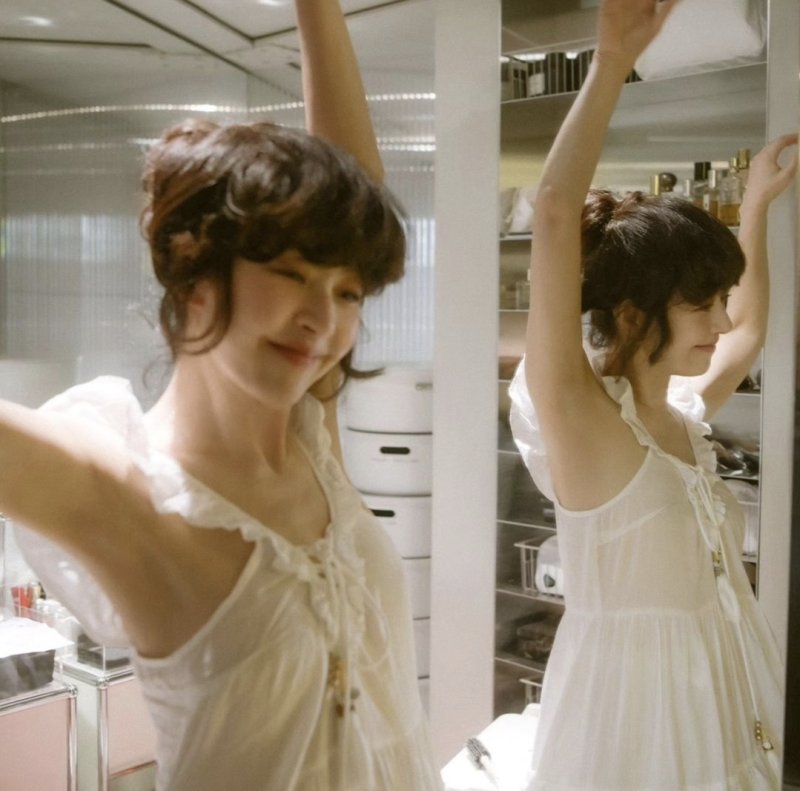 '6살 연하♥' 서정희, 다리 찢기로 우아한 발레 포즈