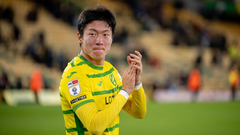 [서울=뉴시스] 잉글랜드 프로축구 챔피언십(2부 리그) 노리치 시티 임대 이적을 조기에 마치고 잉글랜드 프로축구 프리미어리그(EPL) 노팅엄 포레스트로 복귀한 국가대표 출신 공격수 황의조. (사진=노리치 홈페이지 캡처) *재판매 및 DB 금지