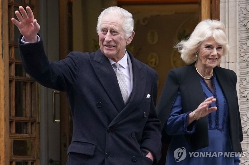 영국 찰스 3세 국왕(왼쪽)과 카밀라 왕비(오른쪽)/사진=연합뉴스