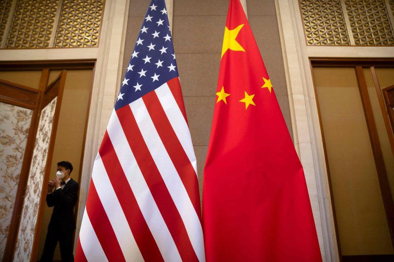 미국의 성조기와 중국의 오성홍기. AFP연합뉴스