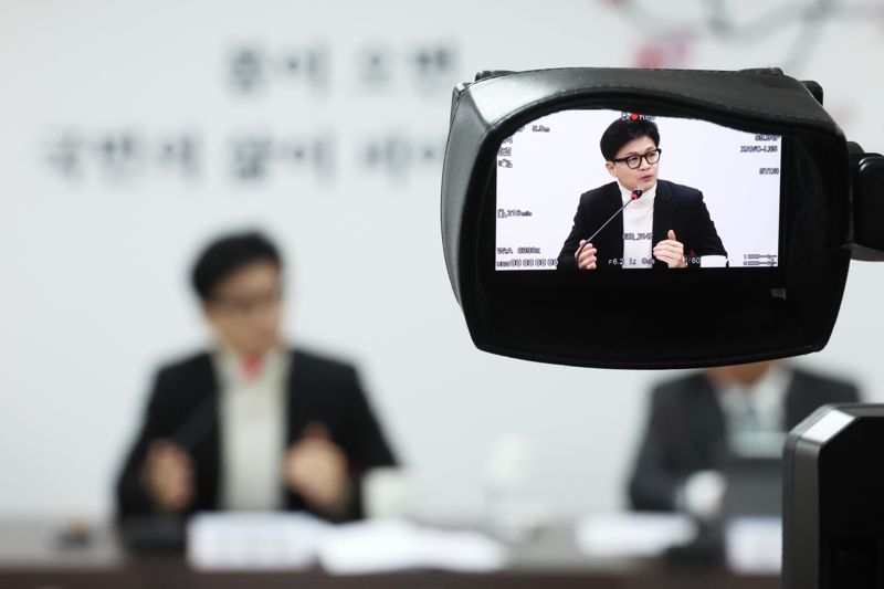 한동훈 국민의힘 비상대책위원장이 13일 여의도 당사에서 열린 비상대책위원회의에서 발언을 하고 있다. 사진=박범준 기자