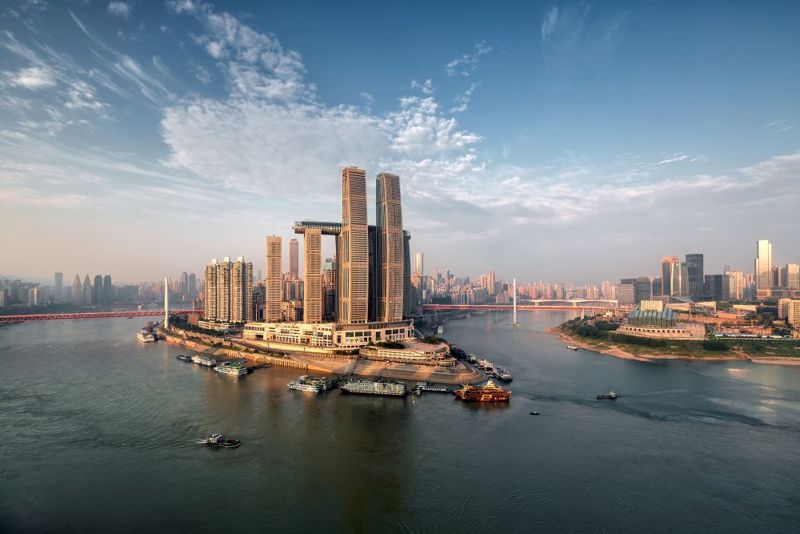 싱가포르 기반 부동산 개발업체 캐피탈랜드가 세계적인 건축가 모쉐 사프디(Moshe Safdie)와 협업해 건설한 중국 충칭 래플스시티 전경. 캐피탈랜드 홈페이지