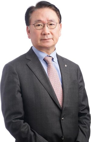 "미래병원은 ‘인간으로의 회복’까지 돌보는 곳" [책을 읽읍시다]