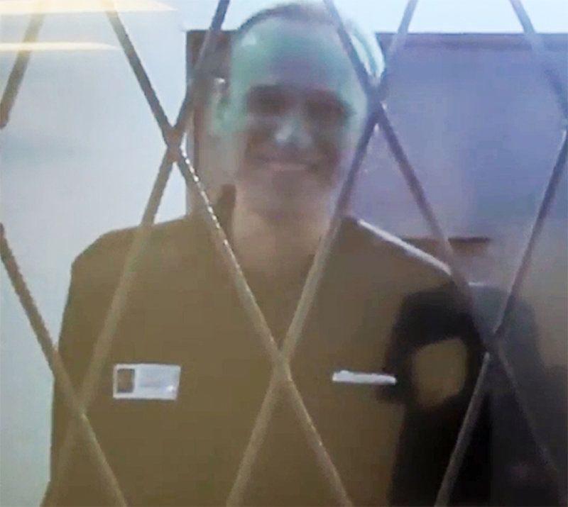 러시아 독립미디어 소타(SOTA)가 공개한 15일 시베리아 야말로네네츠 자치구 제3교도소에서 화상 재판을 받고 있는 나발니의 생전 마지막 모습 / 소타 채널 화면 갈무리