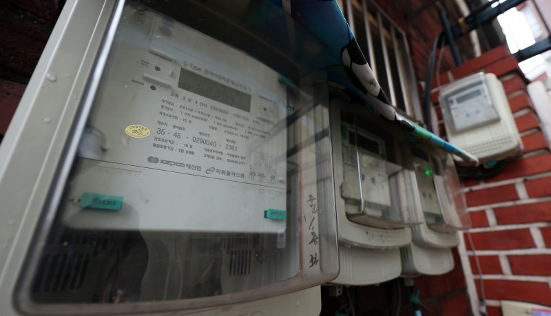 지난 2월 19일 서울 시내 한 다세대 주택에 전기계량기가 설치돼 있다. 뉴스1