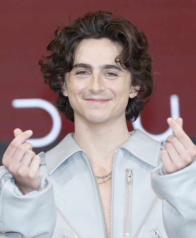 배우 티모시 샬라메가 21일 서울 영등포구 콘래드 서울 호텔에서 열린 영화 '듄: 파트2‘(감독 드니 빌뇌브) 내한 프레스 컨퍼런스에서 포즈를 취하고 있다. '듄: 파트2'는 자신의 능력을 깨닫고 각성한 폴(티모시 샬라메 분)이 복수를 위한 여정에서 전사의 운명을 찾아 나가는 액션 블록버스터다. 2024.2.21./뉴스1 ⓒ News1 권현진 기자