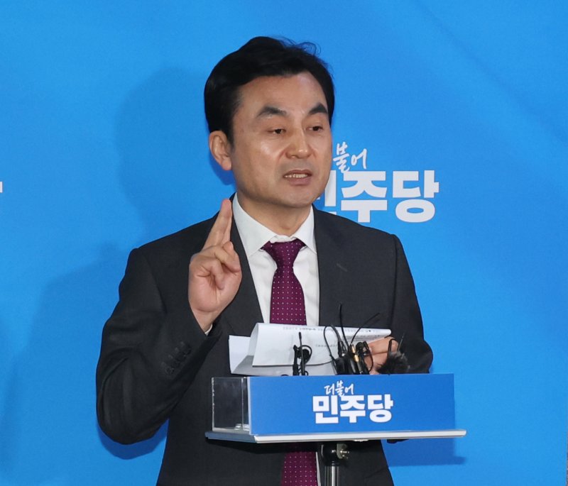 안규백 "중·성동갑, 상징적 전사가 가야...임종석 뛰는 건 고려사항 아냐"[2024 총선]