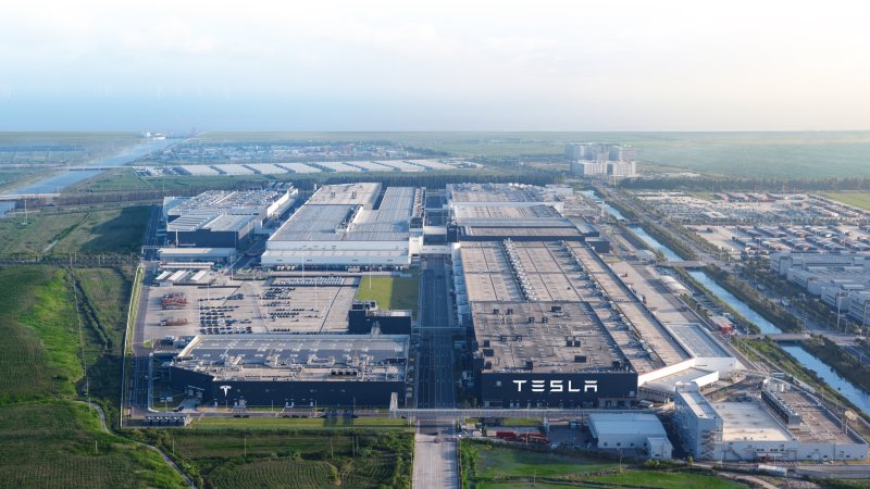 [서울=뉴시스] 중국 상하이에 있는 테슬라 전기차 공장. 테슬라는 지난해 이곳에서 생산한 모델Y를 국내 출시했으며, 올해 안에 중국산 모델3도 선보일 예정이다. (사진=테슬라 제공) 2024.01.23 photo@newsis.com *재판매 및 DB 금지