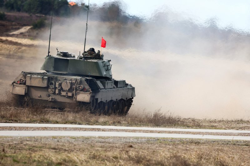 지난 23일(현지시간) 독일 클리츠의 육군 기지에서 레오파르트 1A5 전차가 훈련 중인 모습 로이터연합뉴스