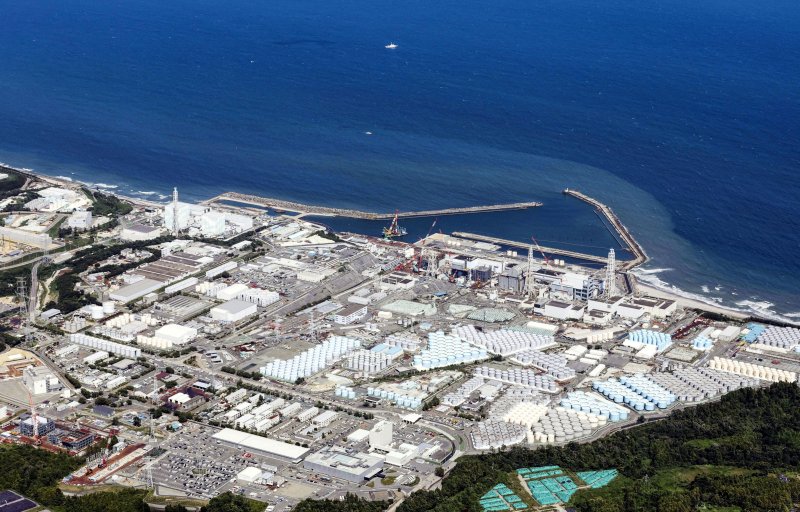 일본 후쿠시마현 오쿠마마치에서 방사능 오염수가 방류되기 전 촬영된 후쿠시마 제1 원자력발전소의 모습. 뉴스1